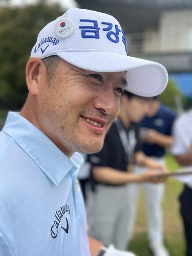 태극기 배지를 단 최호성.[KPGA 제공. 재판매 및 DB 금지]