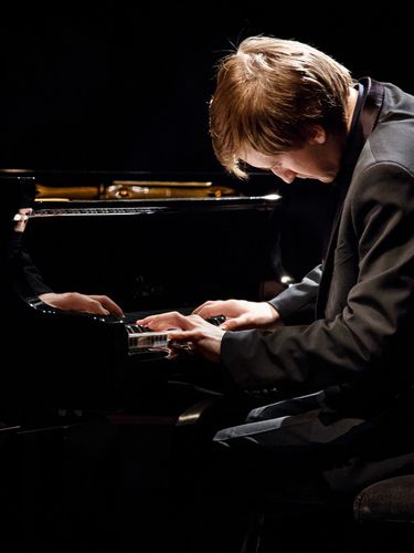 피아니스트 드미트리 마슬레예프[ⓒChristophe Gremiot. 마스트미디어 제공. 재판매 및 DB금지]