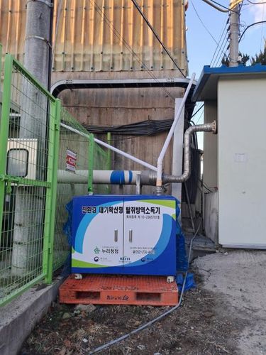 현장에 설치된 대기확산형 탈취방역소독기[누리청정 제공. 재판매 및 DB 금지]