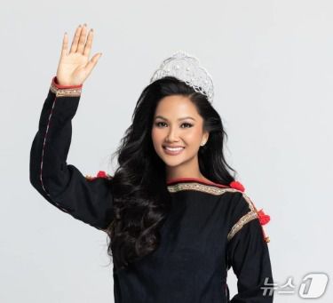 2017년 미스 유니버스 베트남 대회 우승자 흐엉 니에. (흐엉 니에 페이스북)