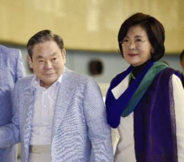 이건희 삼성전자 회장(왼)과 홍라희 전 리움미술관장