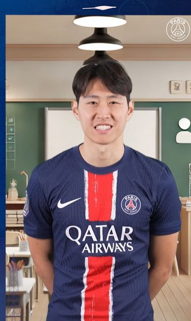 스승의 날에 고 유상철 전 감독을 떠올린 이강인. [사진 PSG 인스타그램]