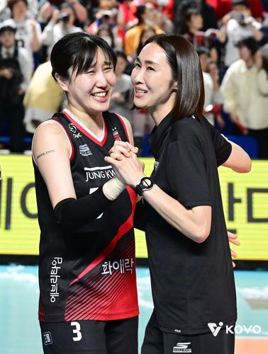 여자배구 대표팀 코치로 선임된 이숙자(오른쪽)[한국배구연맹 제공. 재판매 및 DB 금지]