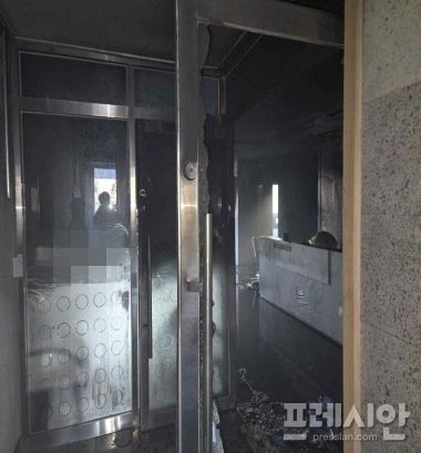 ▲5일 새벽 화재가 발생한 광주 남구 봉선동 한 상가 3층 병원.2025.12.05ⓒ광주 남부소방서