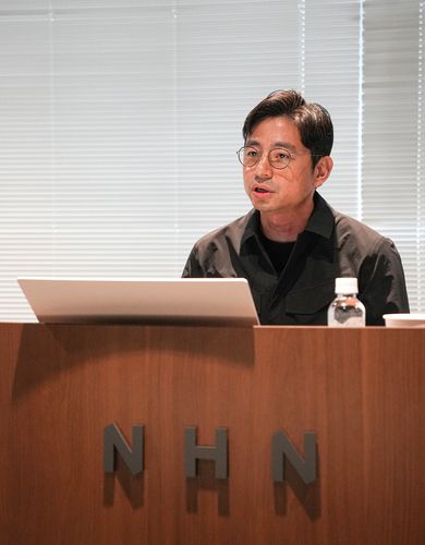 일본 시장 전략 소개하는 NHN 김상호 게임사업본부장    (도쿄=연합뉴스) 김주환 기자 = NHN 김상호 게임사업본부장이 24일 일본 도쿄에 위치한 사옥 'NHN 아틀리에'에서 진행된 기자 간담회 자리에서 발언하고 있다. 2025.9.24 jujuk@yna.co.kr