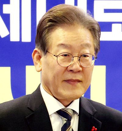 “멋있게 지면 무슨 소용” 13일 오후 부산 수영구에서 부산지역 전세사기 피해자들을 만나고 있는 이재명 더불어민주당 대표. 연합뉴스