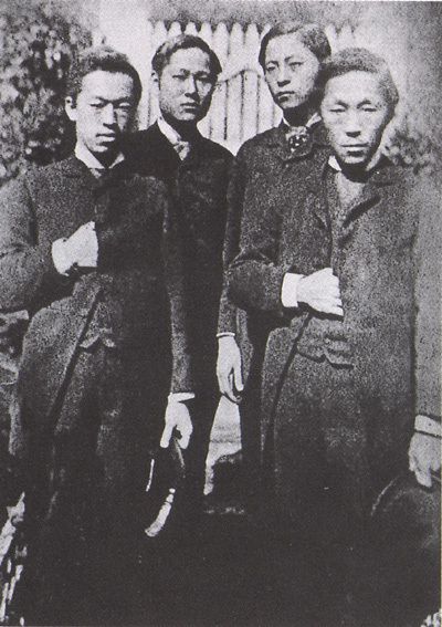 갑신정변 주역들의 일본 망명 직후 1885년 모습. 왼쪽부터 박영효, 서광범, 서재필, 김옥균. [중앙포토]