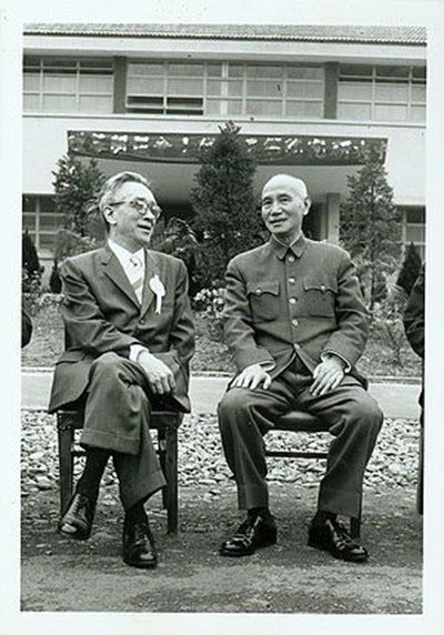 <1958년 타이베이. 후스와 장제스/ https://zh.wikipedia.org/wiki