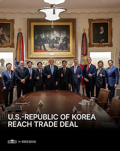 한국 협상단과 무역합의 후 '엄지 척' 사진 찍은 트럼프 미국 대통령[백악관 엑스 계정. 재판매 및 DB 금지]