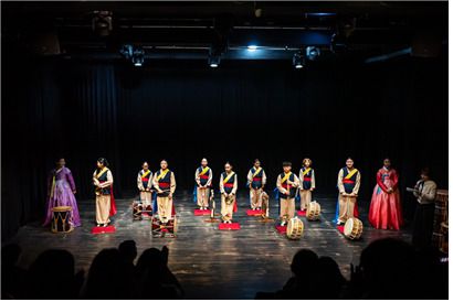 봄내 소리 예술단 공연 모습.   사진|춘천교육지원청