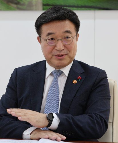 정책설명에 나선 윤호중 행정안전부 장관. 연합