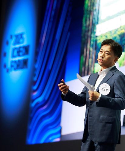 개회사 중인 곽노정 SK하이닉스 대표이사 사장(서울=연합뉴스) 곽노정 SK하이닉스 대표이사 사장이 18일 열린 '이천포럼 2025'에서 개회사를 진행하고 있다. 2025.8.18 [SK그룹 제공. 재판매 및 DB 금지]