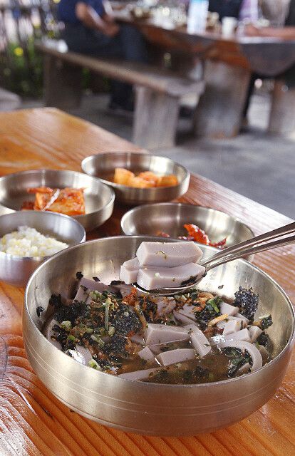 ‘순흥전통묵집’의 묵밥. 박미향 기자