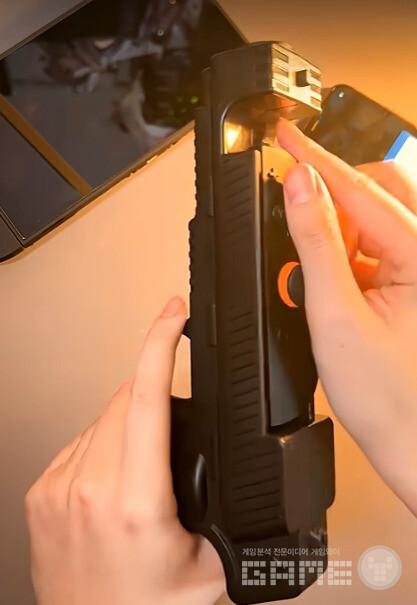 닌텐도 조이콘으로 즐기는 건 슈팅 니케