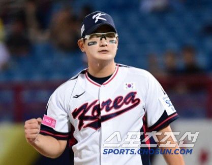 16일 프리미어12 야구대표팀이 대만 타이베이 티얀무구장에서 도미니카공화국과 경기를 펼쳤다. 7회 무실점 투구를 펼친 김서현. 타이베이(대만)=송정헌 기자songs@sportschosun.com/2024.11.16/