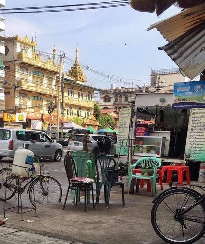 차량을 세우고 검문검색 중인 미얀마 군경[SNS 캡처. 재판매 및 DB 금지]