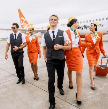 과거 스카이업 여승무원들 복장.[스카이업 인스타그램 캡처. 재판매 및 DB 금지]