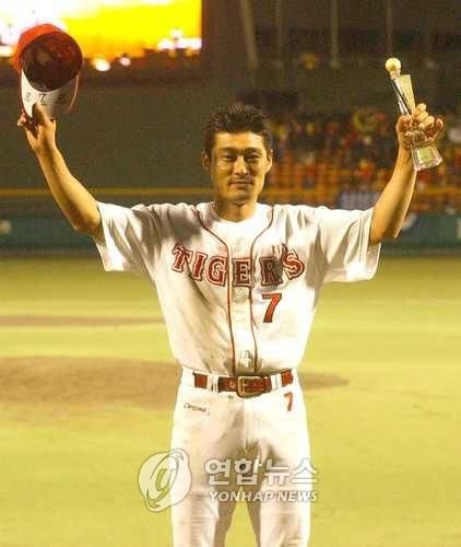 2003년 올스타전 MVP로 뽑힌 이종범[연합뉴스 자료사진]