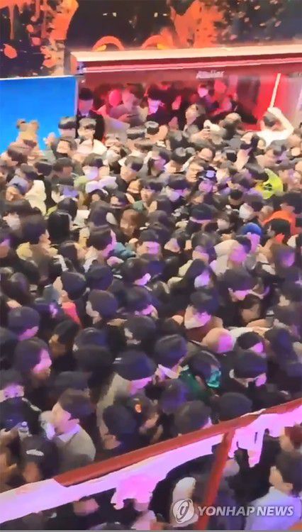 이태원 사고 전 인파가 밀집된 모습. 사진| 연합뉴스