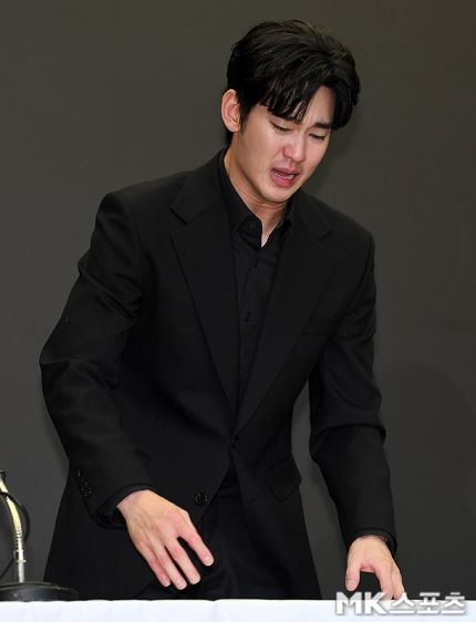 김수현은  고(故) 김새론 유족 측을 향해 120억 원 상당의 손해배상 소송과 형사고소를 동시에 제기했다.사진=천정환 기자