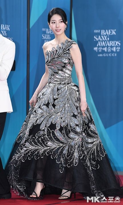 화려한 여배우들의 레드카펫 무대가 다시 한 번 마음을 뒤흔들었다. 사진=천정환 기자