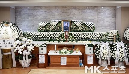 고인은 전날 감기 증상으로 병원을 찾았다가 쓰러졌고, 급히 서울성모병원으로 옮겨져 응급치료를 받았지만 향년 81세로 세상을 떠났다 .사진=사진공동취재단