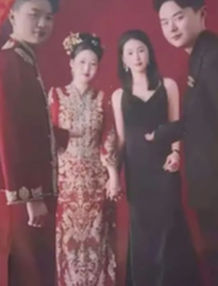 중국에서 쌍둥이 형제와 쌍둥이 자매가 동시에 결식을 올린 사실이 알려지며 큰 화제를 모으고 있다. 사진=SCMP