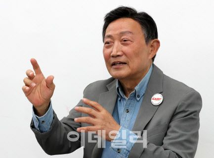 주명룡 대한은퇴자협회장이 초고령사회를 대비해야 한다고 강조하고 있다.(사진=방인권 기자)