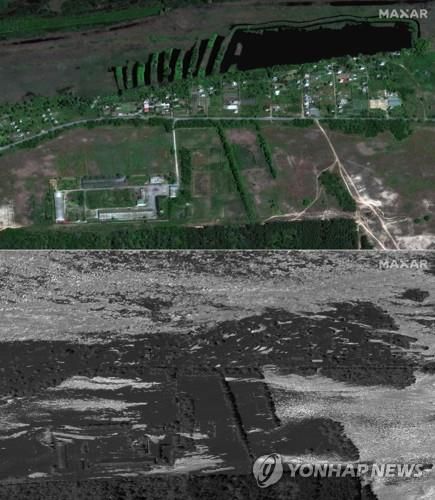 카호우카댐 하류 코르순카 마을을 홍수 전(위)과 후(아래)에 촬영한 맥사르 테크놀로지 위성 사진. [AFP 연합뉴스 자료사진. 재판매 및 DB 금지]
