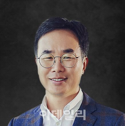 진양곤 회장(사진=에이치엘비)