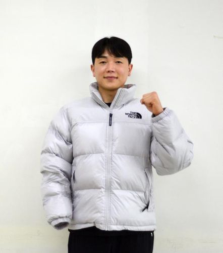 금메달 획득 다짐하는 주정훈(이천=연합뉴스) 김경윤 기자 = 장애인 태권도 국가대표 주정훈이 25일 경기도 이천선수촌에서 열린 2024년 대한장애인체육회 국가대표 훈련 개시식을 앞두고 취재진과 인터뷰한 뒤 포즈를 취하고 있다. 2024. 1.25. cycle@yna.co.kr