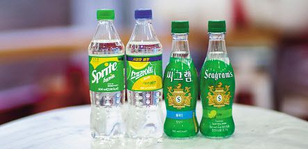 코카콜라 무색 페트병.