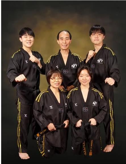 '용인 태권도' 안한주 관장의 가족들은 최소 태권도 4단 이상의 유단자들이다. 용인 태권도 제공