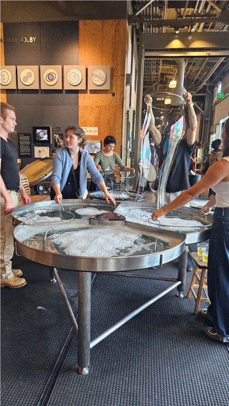 거대 비눗방울을 만드는 섹션 [이은준 제공]