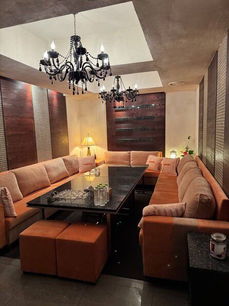 더불어민주당이 14일 지귀연 부장판사가 접대 받은 곳이라며 공개한 유흥업소 내부. 민주당 제공