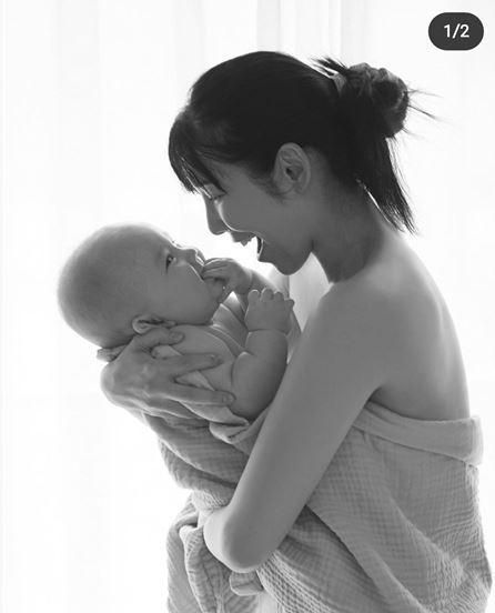 방송인 후지타 사유리와 그가 일본 정자은행에서 정자 기증을 받아 낳은 아들 젠. 사유리 사회관계망서비스 캡처