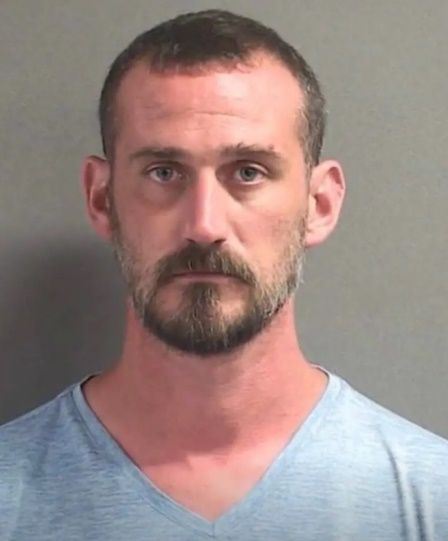 스콧 앨런 가드너(33)는 어린 아들을 뜨거운 차량에 방치해 숨지게 한 혐의로 체포돼 기소됐다. 볼루시아 카운티 제공