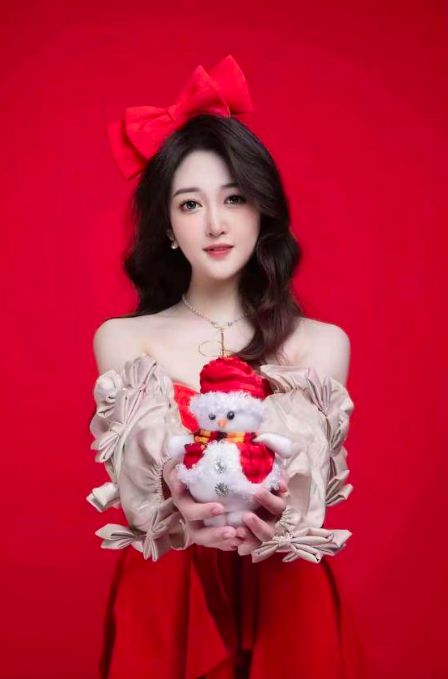 사망한 중국 ‘밀레니엄 베이비’ 첸첸. [펑파이신문]