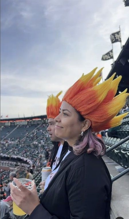 샌프란시스코 자이언츠의 한국인 외야수 이정후를 응원하는 팬클럽 후리건스(Hoo Lee Gans)가 주목 받고 있다. 사진 카일 스밀리 SNS 캡처