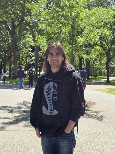 3일(현지시간) 미국 매사추세츠주 케임브리지의 하버드대 캠퍼스에서 신경과학을 전공하고 최근 졸업한 이선 카시오가 기자와 인터뷰하고 있다. 케임브리지=권해영 특파원