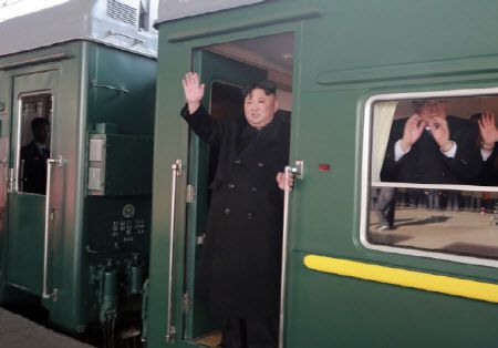 김정은 북한 국무위원장이 오는 3일 중국 베이징에서 열리는 항일전쟁 승전 80주년(전승절) 기념행사에 참석하기 위해 전용열차를 타고 이동하는 것으로 알려졌다. (사진=연합뉴스)