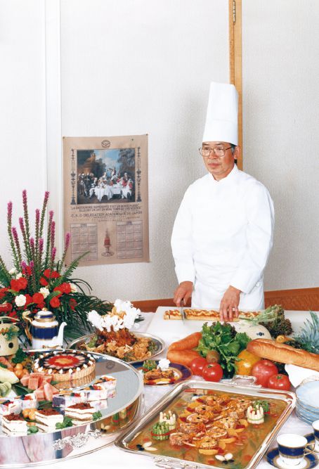 도쿄 일류호텔 요리사 시절의 아버지. 나카가와 히데코 제공