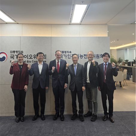 국가인공지능전략위원회 임문영 상근 부위원장이 데이비드 자폴스키 아마존 글로벌 대외정책 및 법무 총괄 수석 부회장과 면담을 진행했다. [사진=국가인공지능전략위원회]