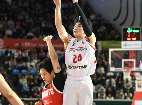 특급 신예 문유현과 오브라이언트 앞세운 정관장, 서울 SK 꺾고 잠실학생체육관 원정 8연패 끊어냈다KBL 한국 프로농구 리그