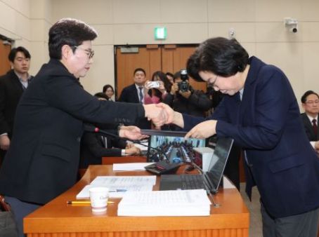 선서문 제출하는 이혜훈 후보자정치 현장 이모저모