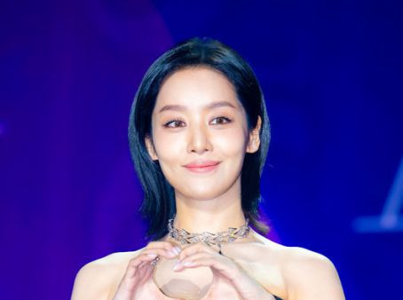 차주영,'우아한 오프숄더 드레스 자태'연예가 현장 포토