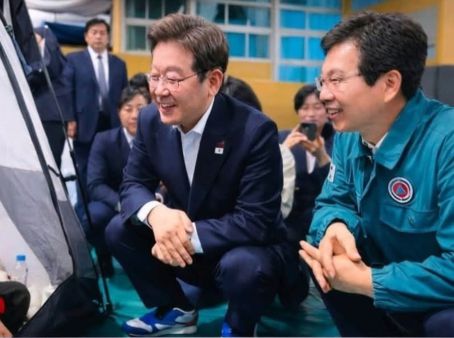 李대통령-기초단체장 사진, ‘AI 합성 의혹’ 해프닝… 지방선거 앞 사진 진위논란 확산 우려정치 현장 이모저모