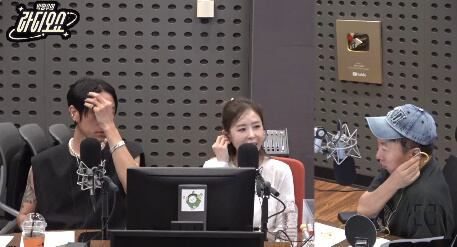 코요태 멤버 신지가 라디오에 출연해 발언하고 있다./'박명수의 라디오쇼' 방송화면 캡처