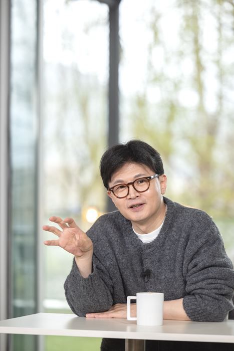 한동훈 전 국민의힘 대표가 <일요시사>와 대담을 갖고 있다. ⓒ국민먼저 캠프