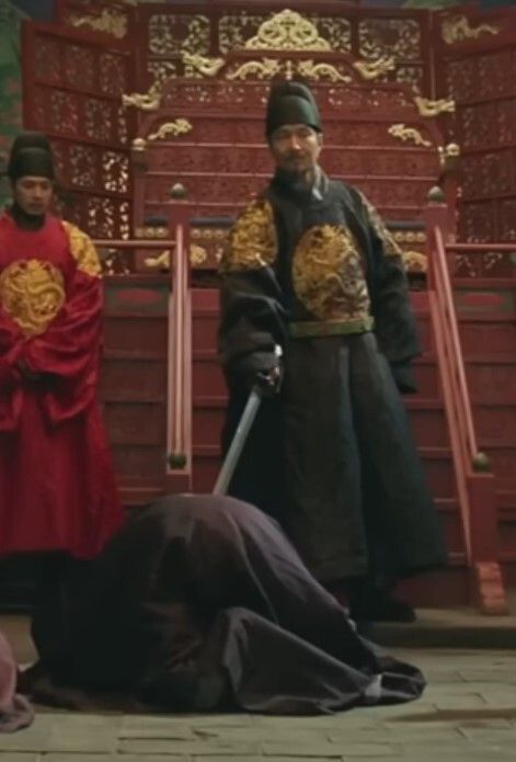 영화 ‘천문’ 속 검정색 용포를 입은 세종. 유튜브 캡처